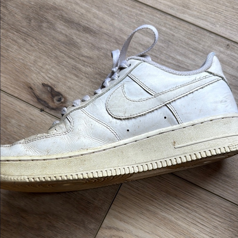 Nike Airforce 1 Classic White Low-Top Sneakers